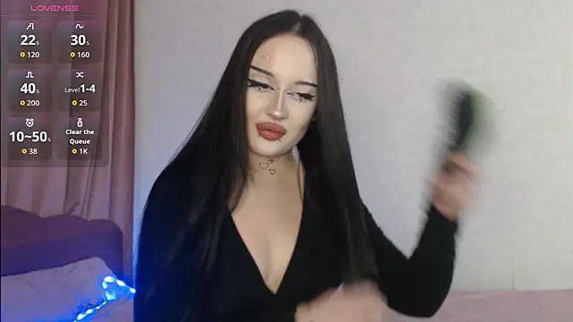 Snapshot of kari_meow chatting on October 13, 2025, 7:25 pm kari meow online show from October 13, 2025, 7:25 pm