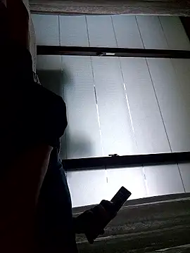 starvingo2002 online show from September 19, 2025, 7:43 am