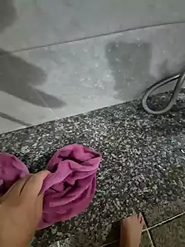 starvingo2002 online show from November 26, 2025, 4:46 am