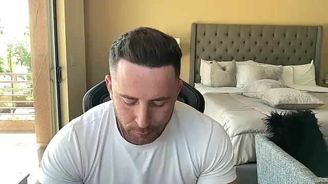 Snapshot of brettmycles28 chatting on September 26, 2025, 6:23 pm brettmycles28 online show from September 26, 2025, 6:23 pm