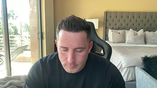 Snapshot of brettmycles28 chatting on October 2, 2025, 5:53 pm brettmycles28 online show from October 2, 2025, 5:53 pm