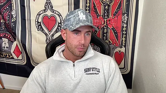 brettmycles28 online show from December 1, 2025, 10:26 pm