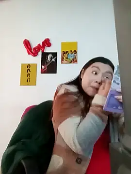 LucyPetit online show from November 27, 2025, 1:13 pm