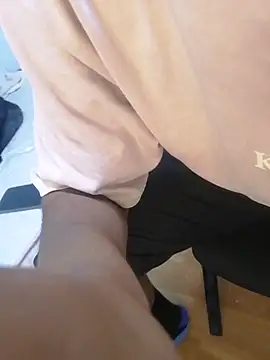 Snapshot of Amin_Dz-20 chatting on October 9, 2025, 12:19 am Amin Dz-20 online show from October 9, 2025, 12:19 am