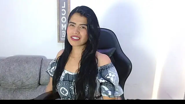 luna starr69 online show from September 27, 2025, 8:14 pm