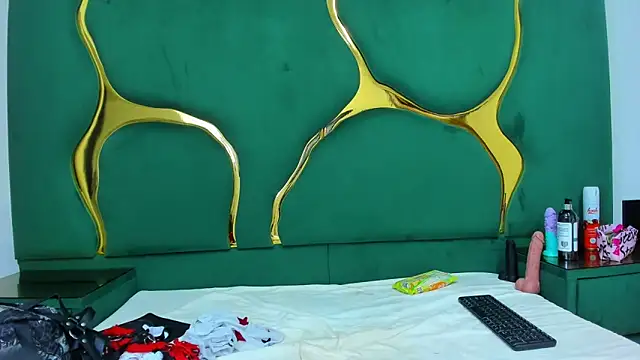 Snapshot of Allisonts69 chatting on November 4, 2025, 3:11 pm Allisonts69 online show from November 4, 2025, 3:11 pm