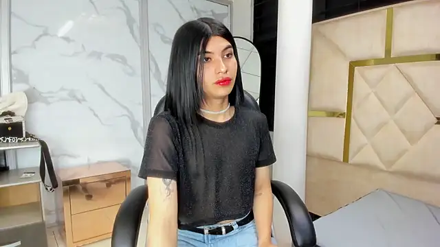 Snapshot of Allisonts69 chatting on December 18, 2025, 3:56 am Allisonts69 online show from December 18, 2025, 3:56 am