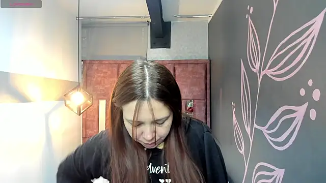 Isa Thompson   online show from September 30, 2025, 11:59 am