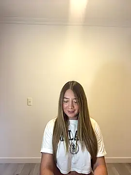 Snapshot of Zara_Ross chatting on October 5, 2025, 11:13 pm Zara Ross online show from October 5, 2025, 11:13 pm