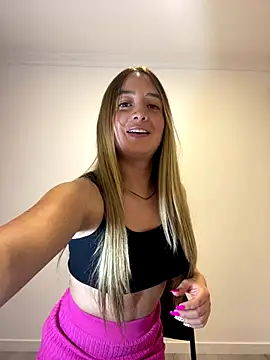 Snapshot of Zara_Ross chatting on October 23, 2025, 3:06 am Zara Ross online show from October 23, 2025, 3:06 am