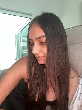 hannahhotwife online show from July 28, 2026, 7:39 pm