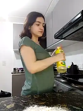 Snapshot of abrilour chatting on September 20, 2025, 4:46 am abrilour online show from September 20, 2025, 4:46 am