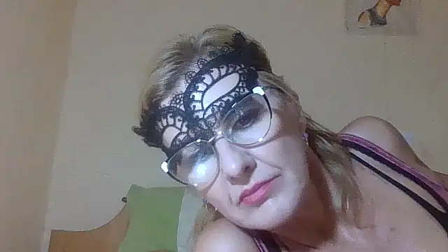 Snapshot of TianaQLove chatting on September 18, 2025, 11:45 am TianaQLove online show from September 18, 2025, 11:45 am