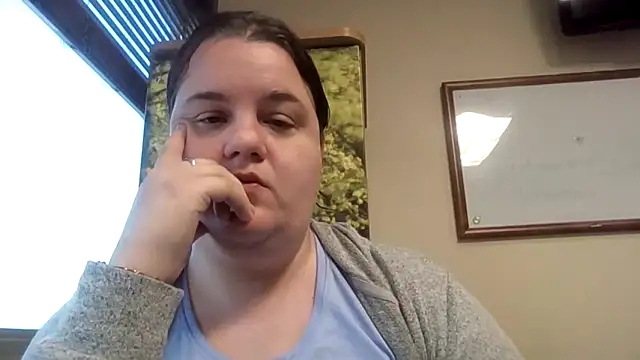 Snapshot of LittleBunny3 chatting on September 12, 2025, 12:16 pm LittleBunny3 online show from September 12, 2025, 12:16 pm