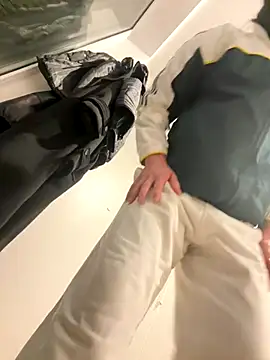 Sosisonchik online show from October 22, 2025, 4:02 am