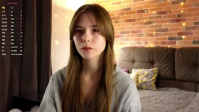 EmiliDen online show from October 8, 2025, 6:16 pm