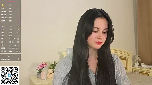 EnricaElis online show from October 3, 2025, 9:23 pm