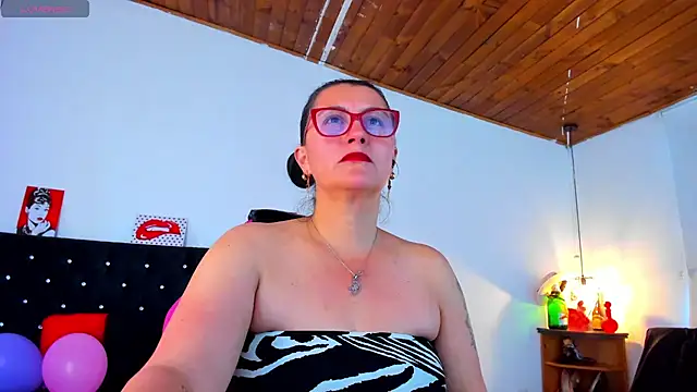 Snapshot of D_Martii chatting on November 7, 2025, 12:49 pm D Martii online show from November 7, 2025, 12:49 pm