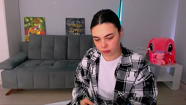 queenofthesense  online show from February 13, 2026, 10:44 am