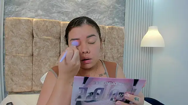 leilapons online show from November 6, 2025, 6:20 pm