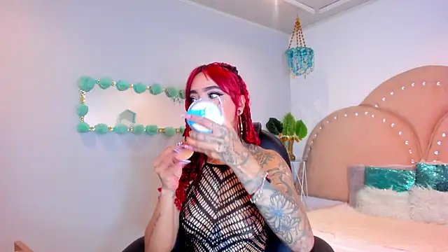 Snapshot of salem_rose chatting on October 13, 2025, 8:09 pm salem rose online show from October 13, 2025, 8:09 pm