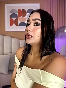 noa moon online show from June 3, 2026, 2:47 am