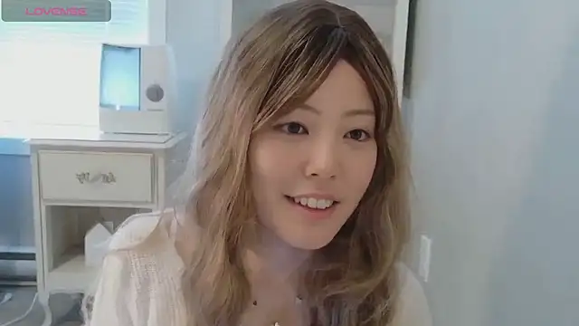 Nana with online show from March 9, 2026, 9:08 pm