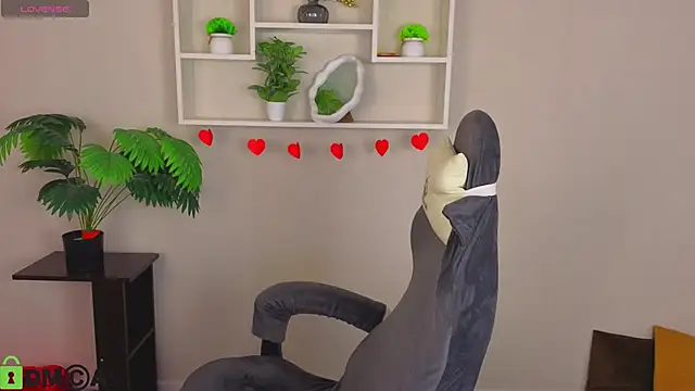 Miche1le Allenne online show from February 11, 2026, 1:10 am