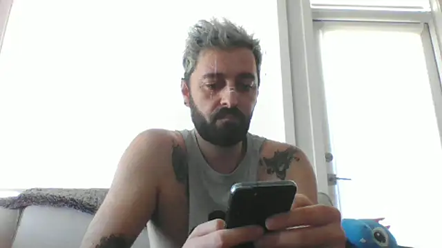Snapshot of BlinkBoyRave chatting on October 15, 2025, 8:42 pm BlinkBoyRave online show from October 15, 2025, 8:42 pm