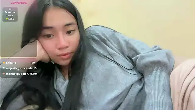 Snapshot of Sweetcummer_laura chatting on April 19, 2026, 4:56 am Sweetcummer laura online show from April 19, 2026, 4:56 am