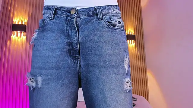 imtammy lynn  online show from April 1, 2026, 11:33 am