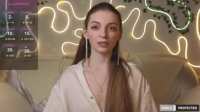 Alice-Meow online show from October 4, 2025, 8:18 pm