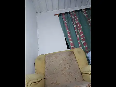 Snapshot of alex-golden chatting on December 3, 2025, 2:30 am alex-golden online show from December 3, 2025, 2:30 am