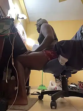 femboyslqueen online show from October 27, 2025, 6:06 am