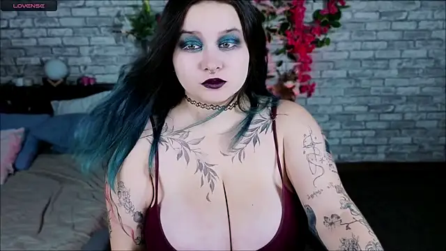 Mira Fyre online show from October 7, 2025, 8:28 pm