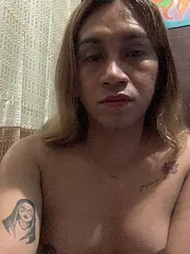 pretty TRANSjona online show from April 15, 2026, 7:58 pm