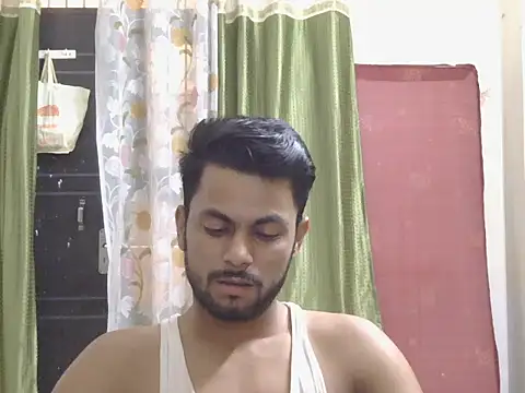 Snapshot of ursdreamperson chatting on May 18, 2026, 12:40 am ursdreamperson online show from May 18, 2026, 12:40 am