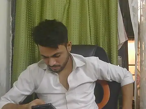 ursdreamperson online show from July 26, 2026, 2:31 am