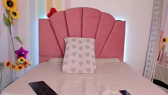 Amy Bunnie 18 online show from October 17, 2025, 9:28 pm