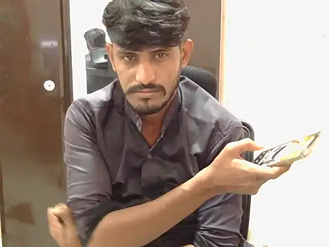 krishjaat43 online show from November 18, 2025, 4:39 am