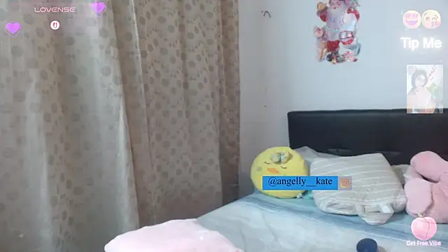 angelly  kate online show from December 4, 2025, 2:10 am