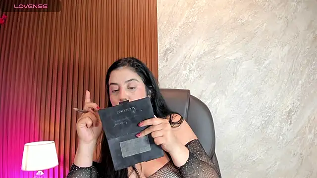  Cris Spicy  online show from September 25, 2025, 8:23 pm