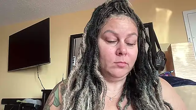number1slut online show from May 13, 2026, 12:35 pm