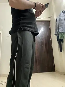 Snapshot of FitNhot_sam chatting on November 10, 2025, 11:20 am FitNhot sam online show from November 10, 2025, 11:20 am