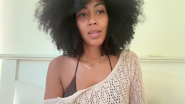 Snapshot of Vaylisse chatting on October 4, 2025, 9:51 am Vaylisse online show from October 4, 2025, 9:51 am