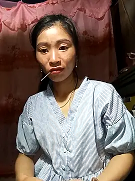 Phuongphuongg online show from October 3, 2025, 5:59 am