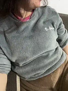 Snapshot of Nhung584 chatting on February 5, 2026, 1:27 pm Nhung584 online show from February 5, 2026, 1:27 pm