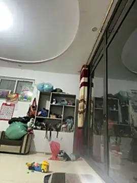 Snapshot of Nhung584 chatting on February 18, 2026, 11:06 am Nhung584 online show from February 18, 2026, 11:06 am