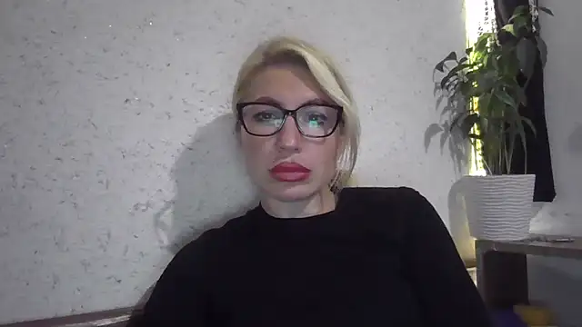 fox red lady7 online show from October 13, 2025, 3:34 pm