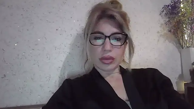 Snapshot of fox_red_lady7 chatting on March 5, 2026, 4:47 pm fox red lady7 online show from March 5, 2026, 4:47 pm